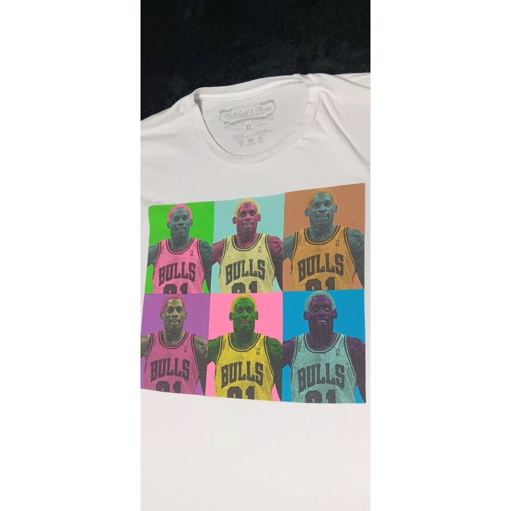 VGT Mitchell & Ness Chicago Bulls Dennis Rodman Pop Art Tshirt Mens XL White NBA - Picture 4 of 12